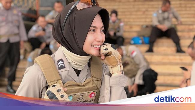 Cantiknya Polwan Berhijab Briptu Imah, Bikin Netizen Auto 