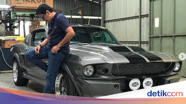 Koleksi Mobil Antik Andre Taulany