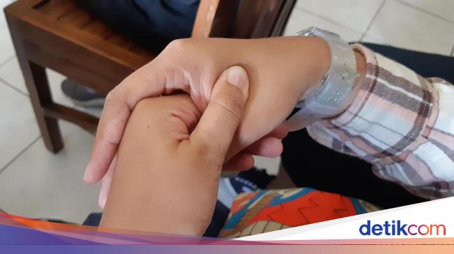 Trik Supaya Pijat Tangan Ampuh Atasi Migrain