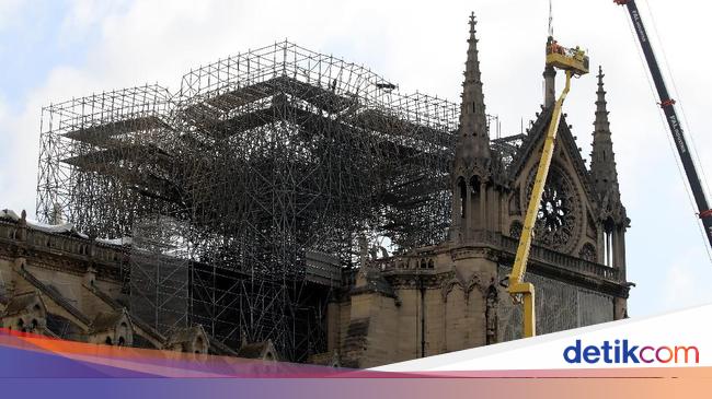 Pemerintah Paris Mulai Bersihkan Timbal Di Kawasan Notre Dame