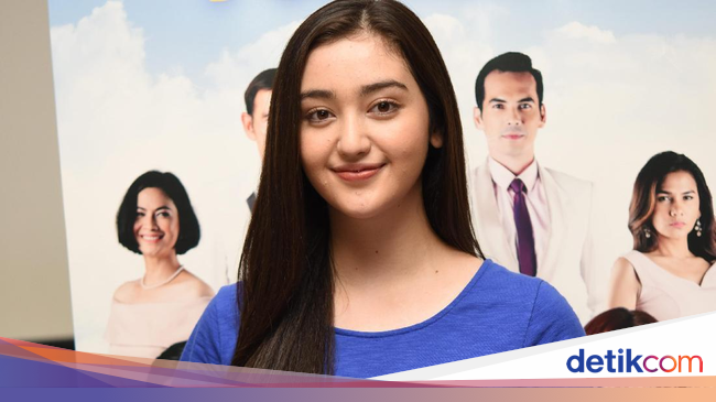 Ranty Maria Bahagia Meski Tak Diundang ke Pernikahan Ammar Ranty Maria Bahagia Meski Tak Diundang ke Pernikahan Ammar