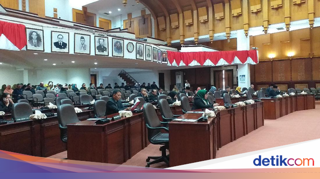 Ini Nama 50 Caleg yang Diprediksi Mengisi Kursi  DPRD Kota  