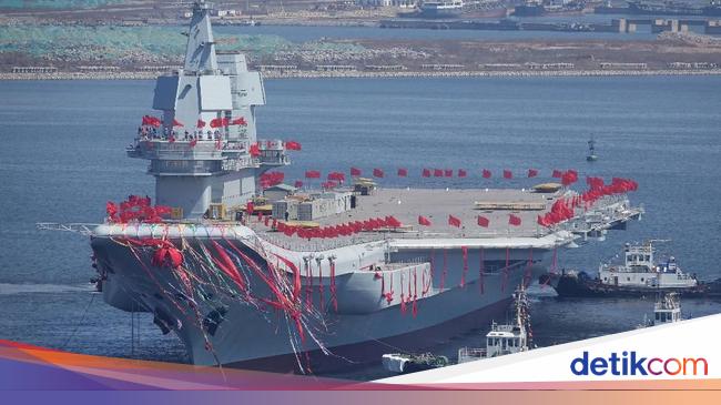 China Launches Third Homemade Aircraft Carrier