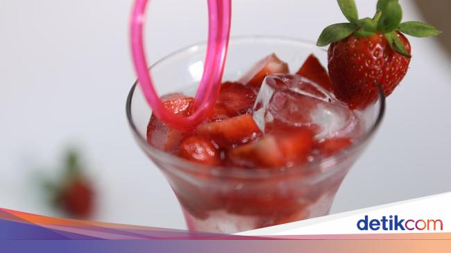 Resep Buka Puasa Strawberry Gembira