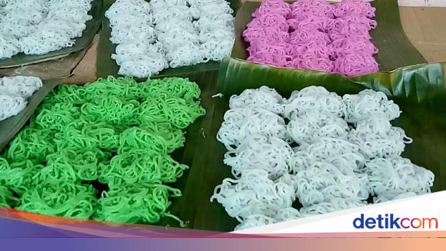 Patola Jajan Pasar Legendaris Yang Diburu Sebagai Takjil Buka Puasa