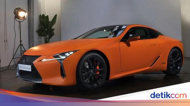  Warna Unik Mobil Mewah Lexus Mirip Matahari Terbenam