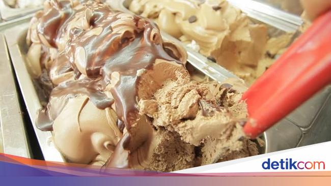 Perusahaan Ini Buat Es Krim Bukan Pakai Susu Tetapi Belatung