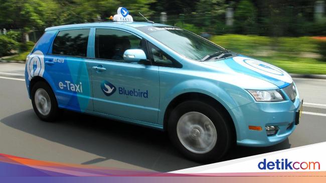 Harga Taksi Listrik Reguler Bluebird Berlipat lipat dari Toyota Avanza