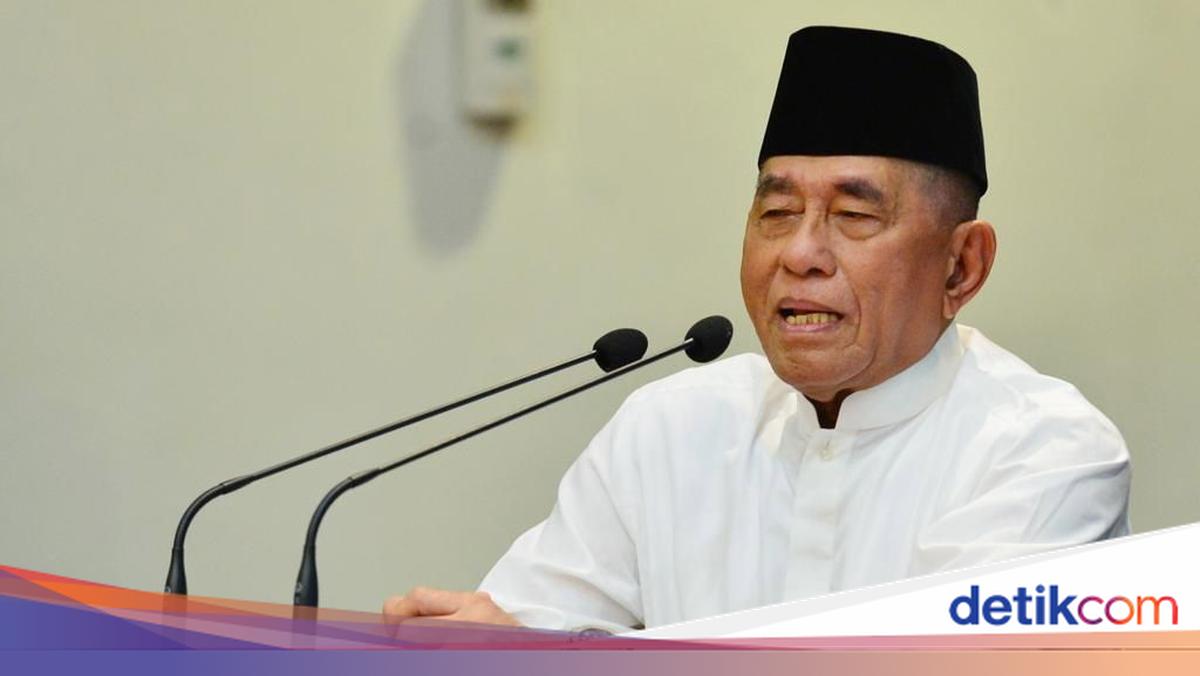 Mantan Menhan Ryamizard Ryacudu meninggal dunia di RSPAD, Jakarta. Jenazahnya akan disemayamkan di Cikeas, Bogor.