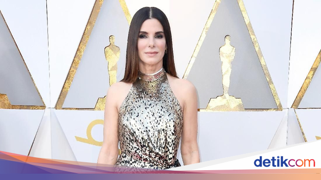 Gaya Sandra Bullock yang Memikat, Pernah Bikin Keanu 