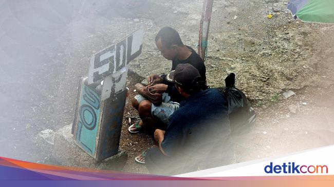 Jasa Sol Sepatu Ramai di Bulan Ramadhan Foto 3 Jasa Sol Sepatu Ramai di Bulan Ramadhan Foto 3