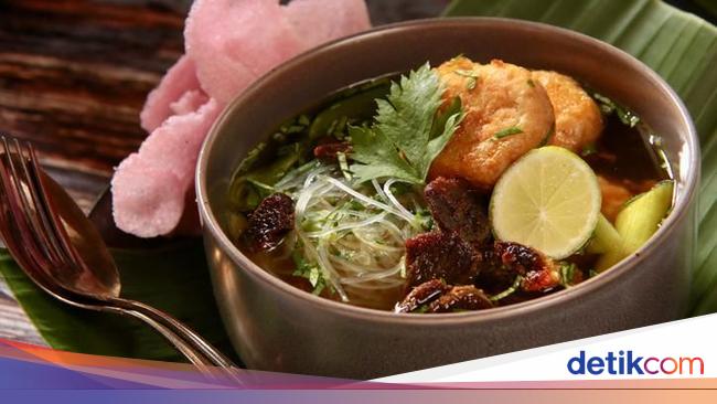 Lamaknyo! 5 Soto Padang Berkaldu Bening Gurih Untuk Makan Siang