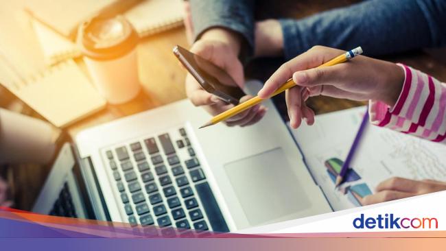 Mau Kerja Jadi Sales Marketing Cek Gajinya Di Sini