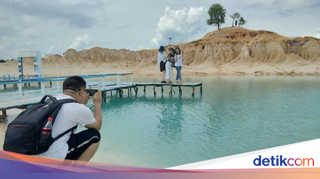 Terpesona Keindahan Gurun Pasir Telaga Biru di Pulau Bintan