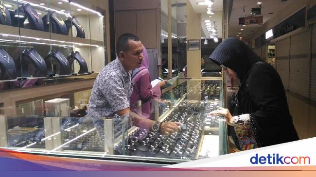 Penjualan Lesu, Berapa Harga Perhiasan Emas Sekarang?