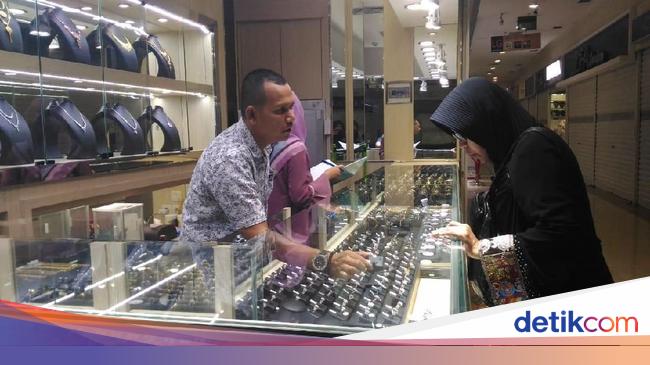 Penjualan Lesu Berapa Harga Perhiasan Emas Sekarang