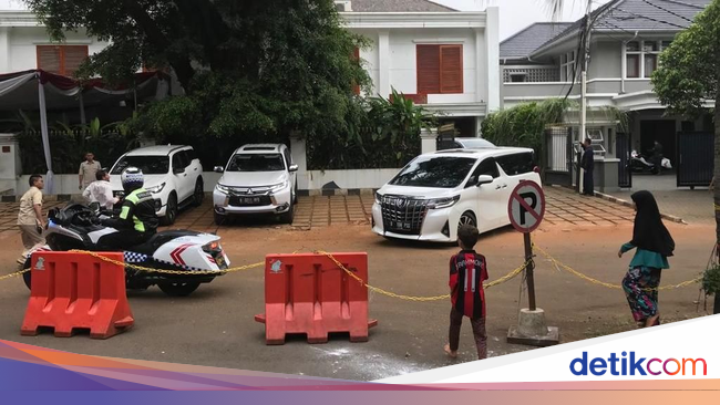 Hendak Takziah ke Cikeas, Prabowo Tinggalkan Kertanegara