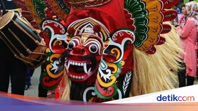 Barong Ider Bumi Ramaikan Momen Lebaran Di Banyuwangi