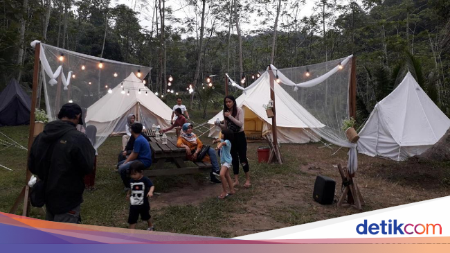 Foto Camping Mewah di Lereng Gunung Merapi