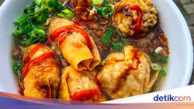 Bosan Opor dan Rendang? Yuk, Jajan Bakwan Malang yang 