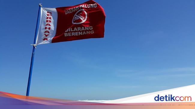 Image result for Mitos Pamali Pakai Baju Hijau di Pantai Parangtritis