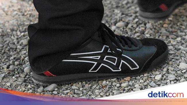 Givenchy onitsuka price clearance
