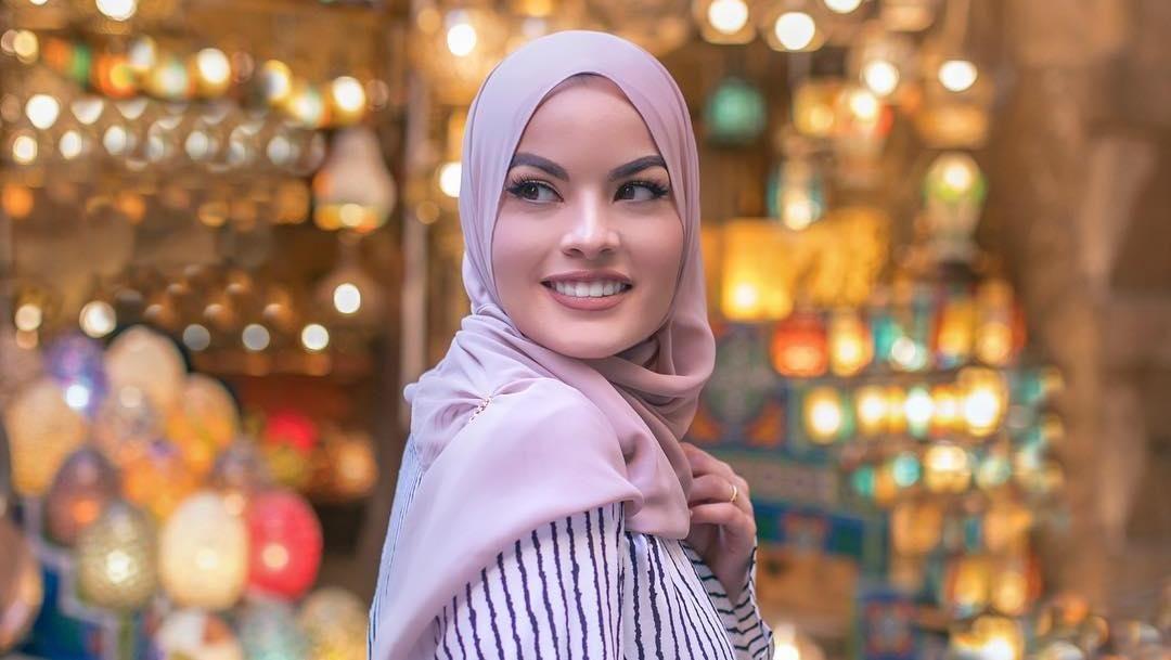 Kenalan Dengan Omaya Zein, YouTuber Berhijab Cantik Dari Venezuela