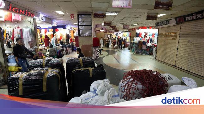 Pedagang Baju Di Tanah Abang Ngeluh Omzet Anjlok 70 Ini Alasannya