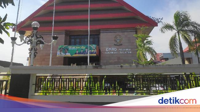 Baju Dinas Harian DPRD Sulsel Hampir Setara Fortuner Pajero Baju Dinas Harian DPRD Sulsel Hampir Setara Fortuner Pajero