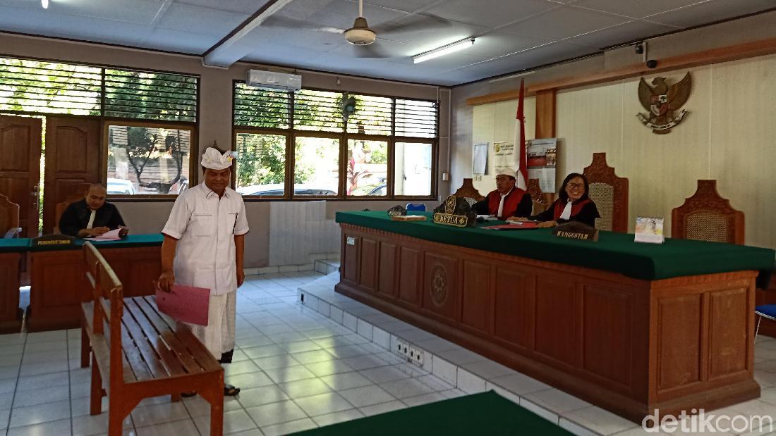 Eks Ketua Kadin Bali Didakwa Terima Rp 16,1 M Terkait Izin Pelabuhan Benoa