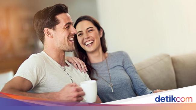 3 Trik Flirting Wanita Untuk Menunjukkan Rasa Suka Tanpa Kata Kata 