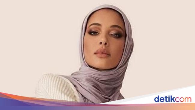 Tidak Hanya Beige  Ini 7 Warna  Hijab  yang Wajib Dipunyai 