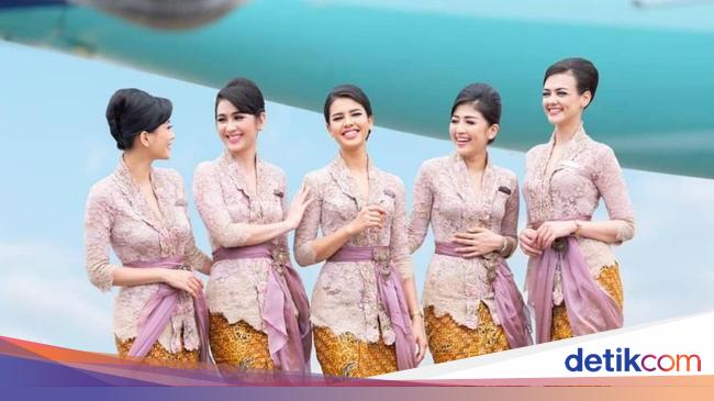 Potret Cantik Pramugari  Garuda  Dalam Balutan Kebaya