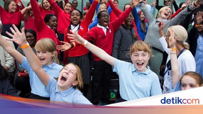 Suka Bernyanyi Ini Beragam Manfaat Bernyanyi Bagi Kesehatan Suka Bernyanyi Ini Beragam Manfaat Bernyanyi Bagi Kesehatan