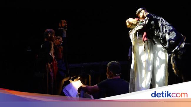 Pertunjukan Teater Boneka Den Kisot Lahirkan Genre Baru