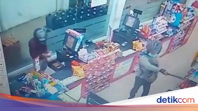 Dua Perampok Yang Satroni Minimarket Di Surabaya Tertangkap