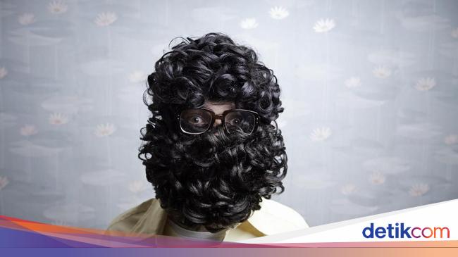 Penampilan Pria Yang Tak Pernah Cuci Dan Potong Rambut Selama 40 Tahun 