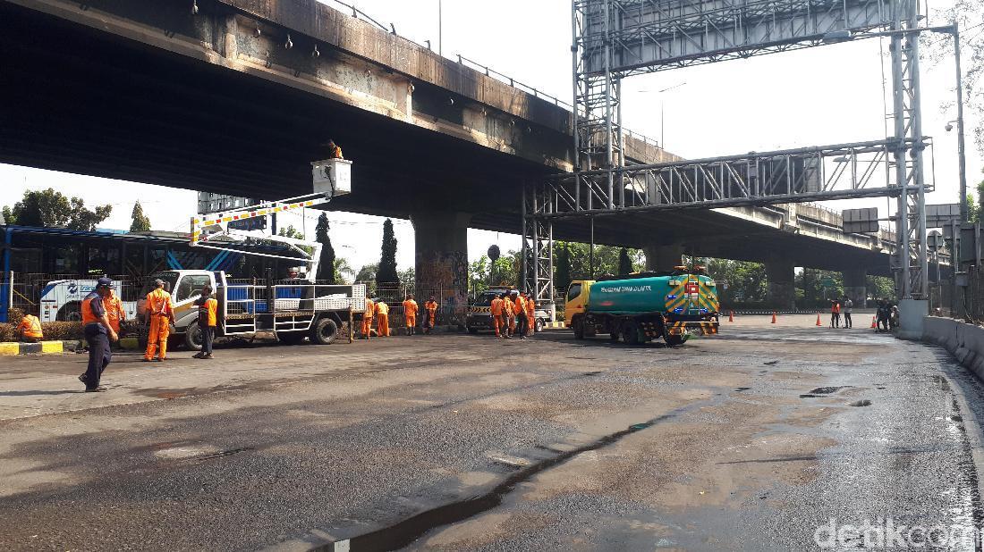 Pertamina Investigasi Penyebab Truk Tangki Terbakar Di Rawamangun