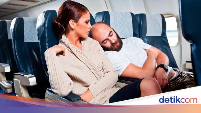 Jangan Tidur Saat Pesawat Take Off Dan Landing Ini Alasannya