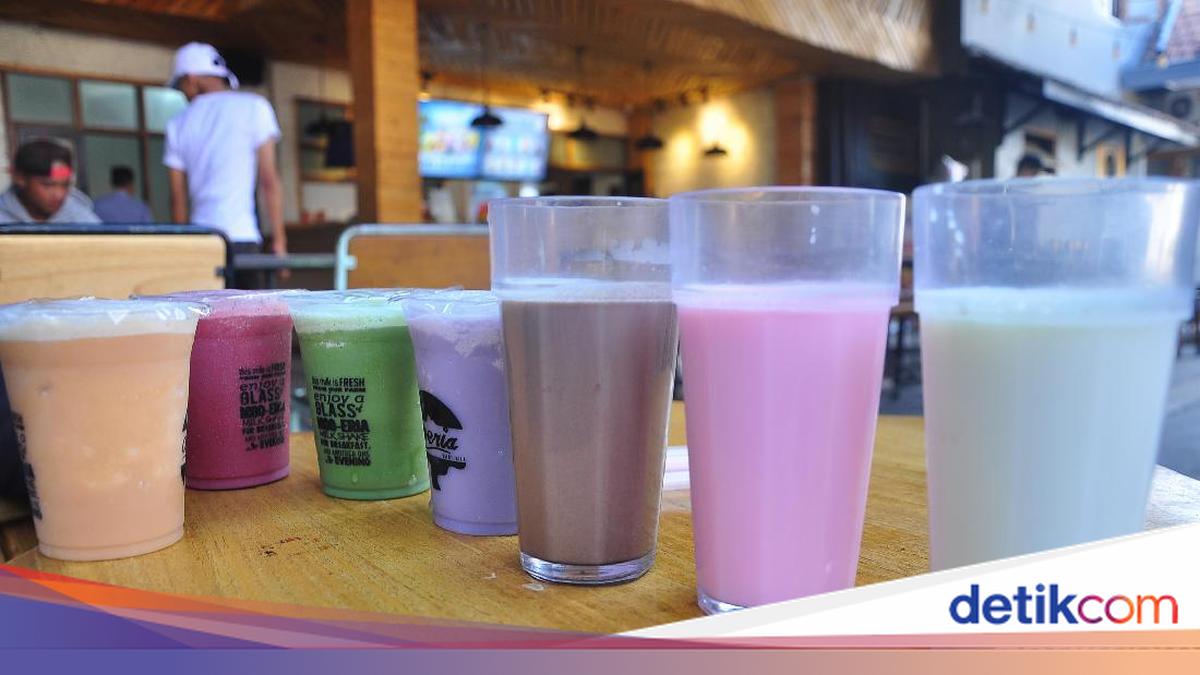 Di 'Susu Moeria' yang Berusia 81 Tahun Ini Masih Bisa Minum Susu Sapi Murni