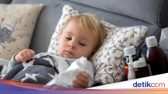 10 Cara Alami Turunkan Panas Anak Anda Sebelum Ke Dokter Prenagen