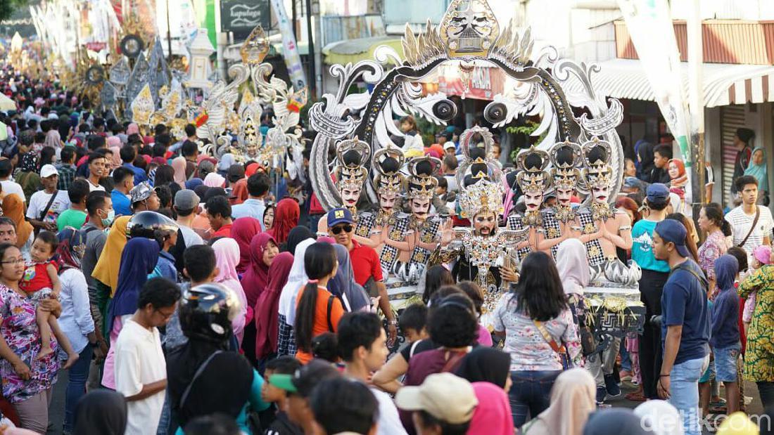 Spektakulernya BEC 'The Kingdom Of Blambangan' Pukau Ribuan Penonton