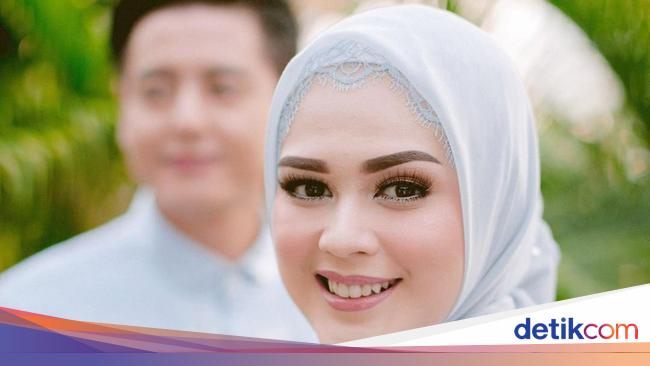 Gaya Cut Meyriska dan Roger Danuarta Foto Prewedding Tanpa Gaya Cut Meyriska dan Roger Danuarta Foto Prewedding Tanpa