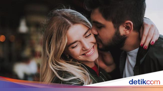 9 Bahasa Tubuh Pria Jatuh Cinta Diam Diam Sama Kamu 9 Bahasa Tubuh Pria Jatuh Cinta Diam Diam Sama Kamu
