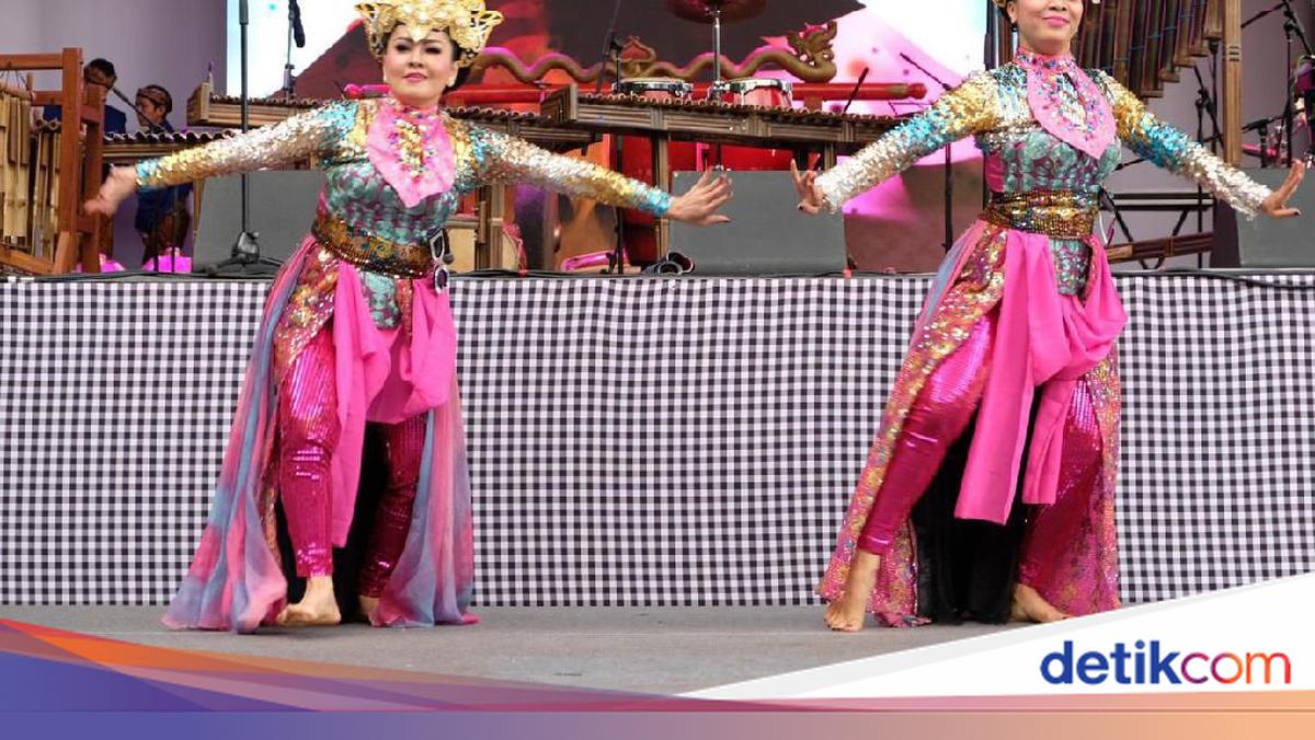 Api Daduli Hentakan Musik Manuk Dadali dan Tari Nusantara Bergema di Rusia