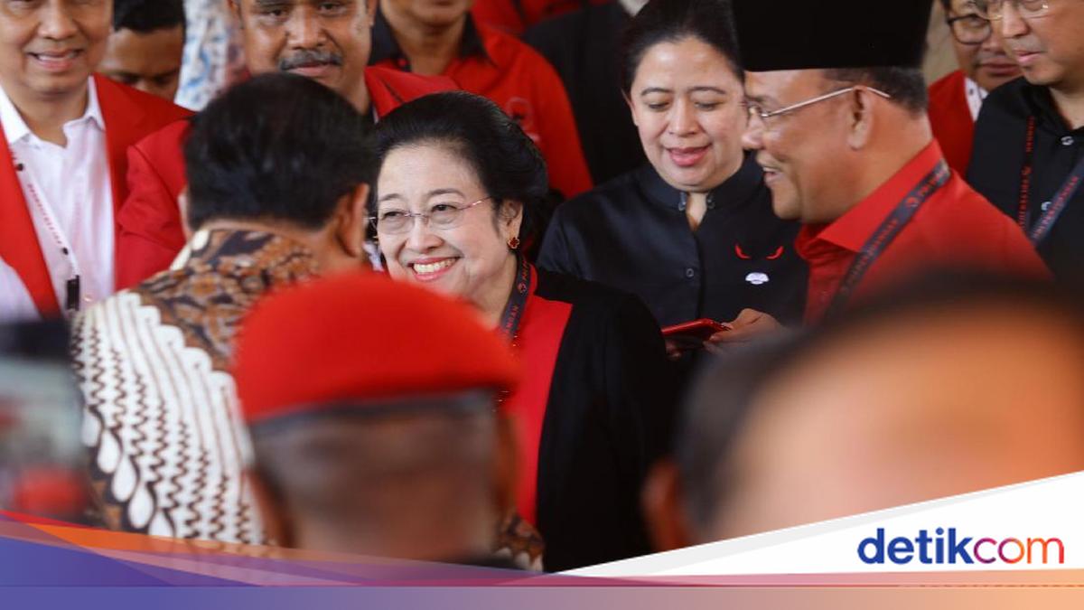 Ekspresi Mega-Prabowo dan Puan-Prananda Saat Selfie Bareng