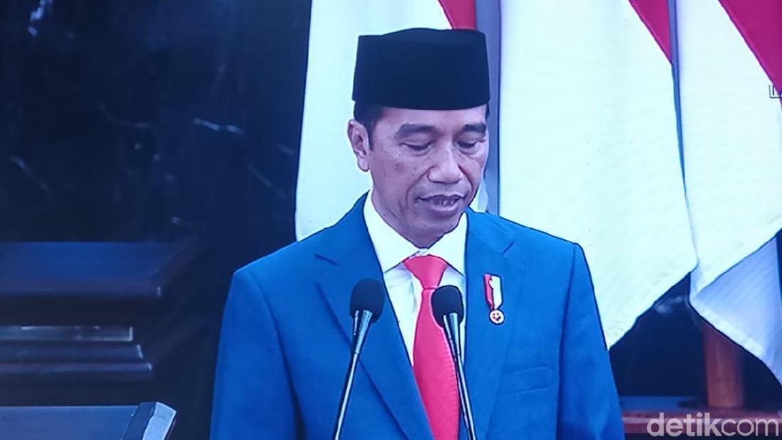 Jokowi Pamer Pengangguran Turun, Kemiskinan Terendah Dalam Sejarah