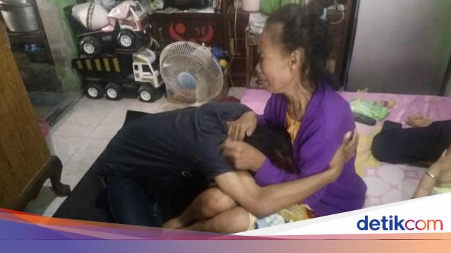 Viral Anak Tendang Kepala Ibu Gara Garanya Tak Diberi Uang Rp 10 Ribu Viral Anak Tendang Kepala Ibu Gara Garanya Tak Diberi Uang Rp 10 Ribu