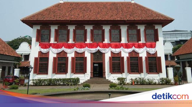 Wisata Sejarah Vintage ke Gedung Lama Arsip Nasional RI