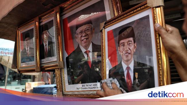 Poster Presiden Jokowi Dan Wapres Ma Ruf Amin Ramai Dijual